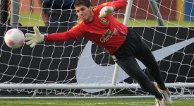 Brazilian goalkeeper Rafael Cabral takes